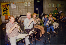 NOC-057000251 Harmonie Crescendo Purmerend. Het is november 1997 en Crescendo oefent in het Van der Landhuis op het ...